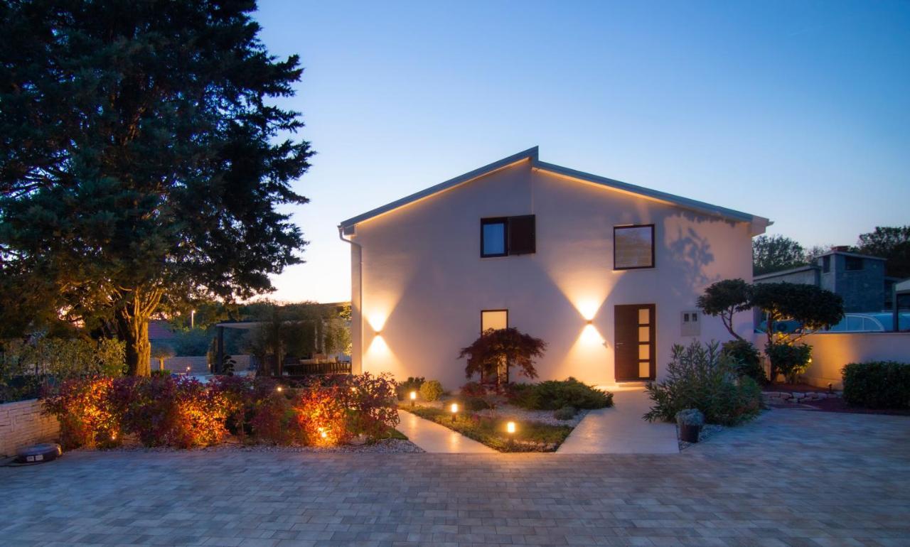 Milohnici Villa Caprice - Krk מראה חיצוני תמונה