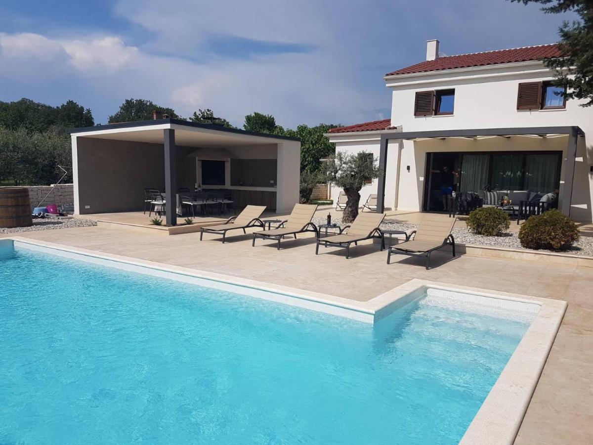 Milohnici Villa Caprice - Krk מראה חיצוני תמונה
