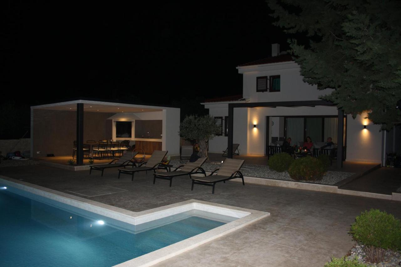 Milohnici Villa Caprice - Krk מראה חיצוני תמונה