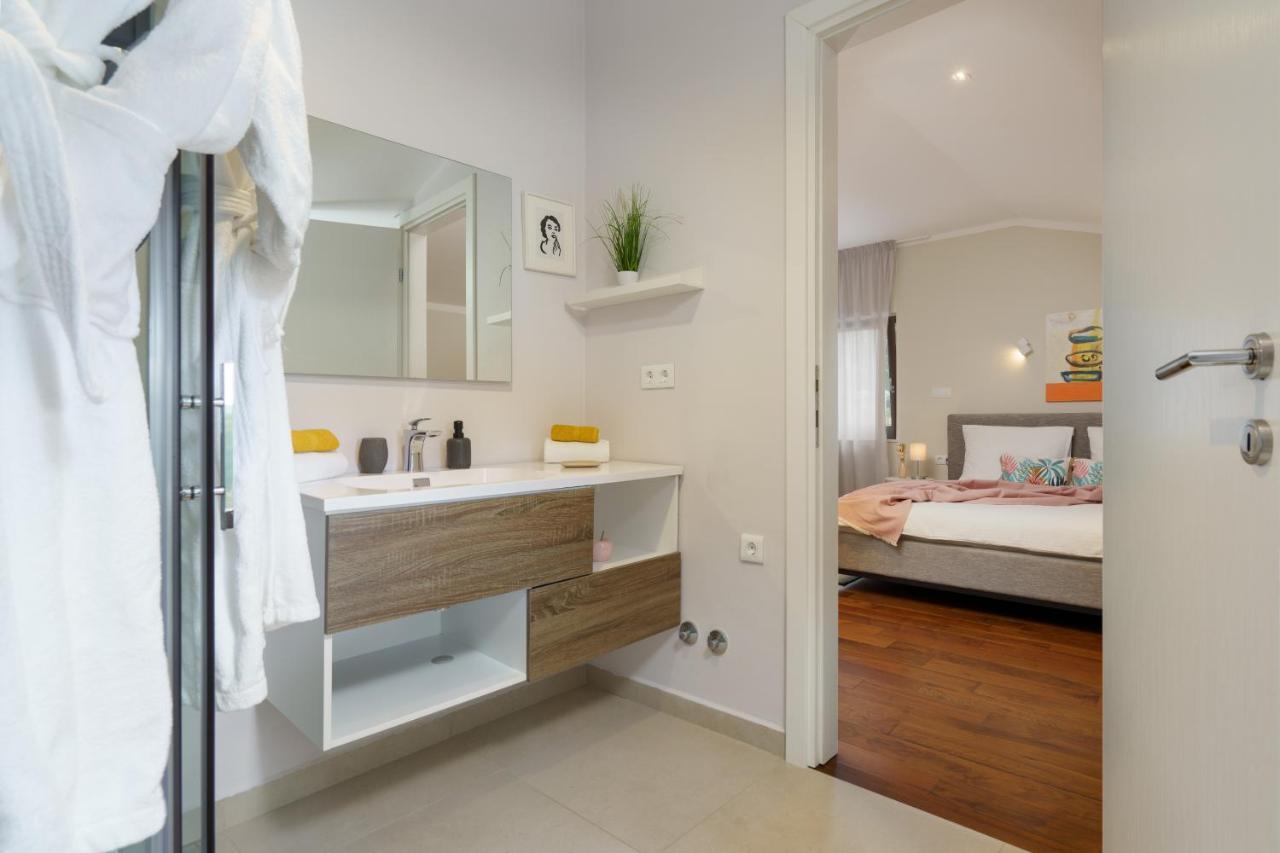 Milohnici Villa Caprice - Krk מראה חיצוני תמונה